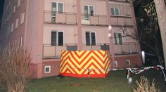 Záhadná smrt v Ostravě. Žena spadla ze šestého patra, policie prosí o pomoc