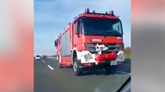 Co to má znamenat? Oboustranné auto zaskočilo řidiče na dálnici