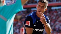 Obránce Herthy zavinil dvě penalty a byl vyloučen. Daridův tým opět prohrál