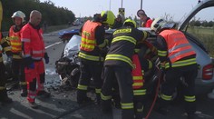 Děsivá nehoda na Pardubicku: Při srážce tří aut zemřel řidič