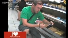 Láďa Hruška na lovu v Ostravě! V Intersparu našel nástrahy na myši, v Tescu shnilé maliny!