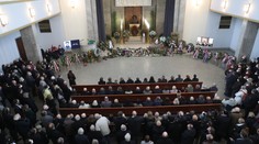 Poslední rozloučení s Uhlem proběhlo v symbolický den. Zeman poslal věnec