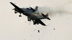 Při letecké show se srazila letadla. Pilot zemřel