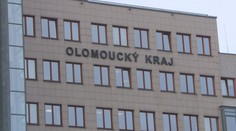 Vyšetřování krajského úřadu v Olomouci pokračuje. Policie obvinila 13 lidí