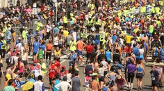 104 maratonů ve 104 dnech. Běžkyně s protézou se zapsala do dějin