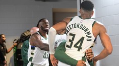 Jako malé děti. Hvězdě NBA ukradli míč, prali se o něj v šatnách