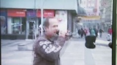 Šílenci fanaticky řvou bohoslužby. Šokující video