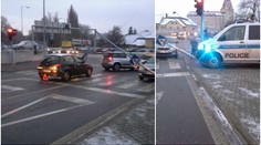 Policejní dodávka se sama rozjela a srazila lampu přímo na auto!