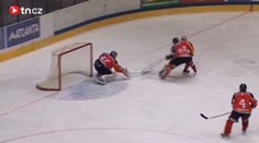 VIDEO: Neuvěřitelný gól v první hokejové lize