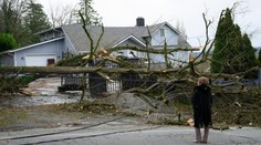 Meteorologická bomba zasáhla západ USA. Dva mrtví, statisíce lidí bez proudu