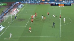 Borec na konec: Francouz v čínské lize vystřihl parádní nůžky