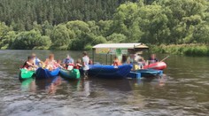 Plovoucí bary pod kontrolou! Inspektoři se převlékli za vodáky