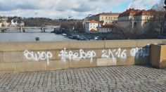 Sprejeři z Karlova mostu jsou odhaleni! Z Česka radši utekli