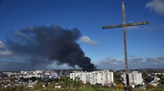 Ruské rakety dopadají stále blíže Česku. Zasáhly území u slovenských hranic