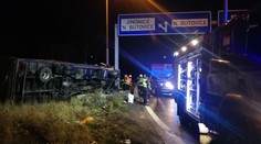 Černé ráno tiráků v Praze: Kolony, vyteklá nafta i vysypaný náklad