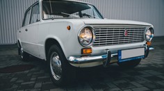 Starý vymazlený žigulík může vydělat 200 tisíc. Podívejte se jak