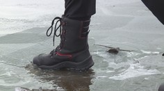 Hasiči zachránili bruslaře z ledové vody, sami pak potřebovali pomoc
