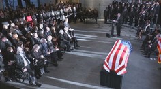 USA se loučí s Jimmym Carterem. Byl to úžasný člověk, vzpomíná jeho syn