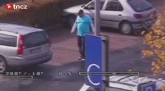 Pro lup si jezdili v porsche. Záběry průmyslové kamery