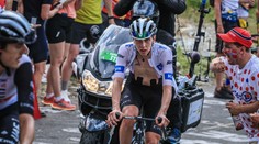 Jsem úplně hotový, mrtvý, řekl Pogačar do rádia. Tour už letos asi nevyhraje