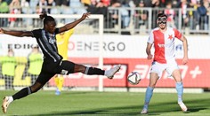 Dynamo obralo Slavii o body. Sparta udeřila za pět dvanáct, rozhodl Hložek