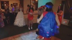 Video: Tchýně to na svatbě pořádně roztočila