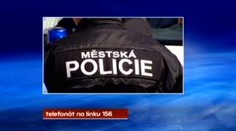 Lupiči v Mostě strhávali ženám naúšnice