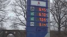 Tankování už v Polsku výhodnější není. Cizinci teď jezdí do Česka