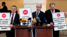 Církevní restituce spojily ČSSD a komunisty. Plánují obstrukce sněmovny