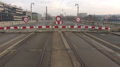 Přes Libeňský most už tramvaje nepojedou. Kvůli mrazům hrozí vážné nebezpečí
