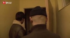 Razie na ubytovny. Zadrženi neplatič alimentů a cizinec bez dokladů