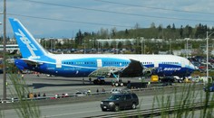 První Dreamliner bude ještě letos, věří šéf Boeingu