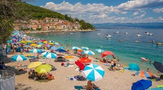 Záběry z Chorvatska vyděsily turisty. Letos už do vody nejdu, strachují se