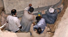Egyptští archeologové odkryli stovku hrobů, některé staré i tisíce let