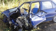 Ráno na silnicích bylo tragické: Zdemolovaná auta a dva mrtví lidé
