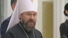 Policie propustila ruského duchovního. Šlo o úmyslnou provokaci, hřmí Moskva