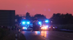 D11 se po vážné nehodě zastavila, kvůli zraněným vzlétl vrtulník