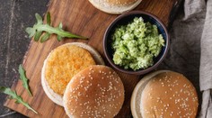 Snadný recept na veganskou burgerovou bulku ke grilování