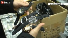 OBŘÍ ÚLOVEK CELNÍKŮ: Objevili padělky hodinek Rolex nebo Breitling za 2 miliardy
