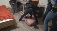Zásahovka si došla pro skupinu cizinců. Měli převádět lidi přes hranice