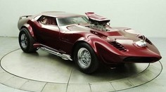 Válečný Chevrolet Corvette ´68