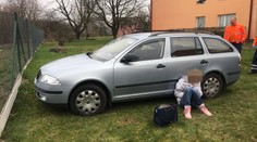 Řidička narazila do domu a je v kómatu, volali policii. Bylo to jinak