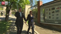 Nečasovi spolu na veřejnosti: Křečovité sevření a drahá kabelka