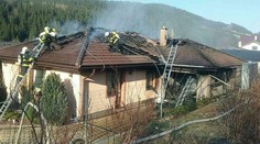 Rodina si postavila vysněný dům. Zničil ho požár od dětského auta