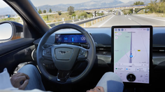 Ruce pryč. Ford pouští na evropské silnice auta, u kterých už není potřeba držet volant