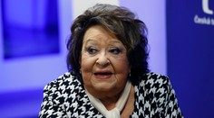Neznámý snímek Jiřiny Bohdalové v plavkách. U focení asistoval Meky Žbirka