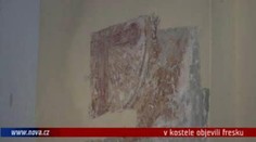 VIDEO: V kostele objevili vzácnou fresku