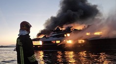 Na Sardinii začala hořet luxusní jachta. Zásah nepomohl, loď šla ke dnu