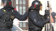 Těžkooděnci obsadili Vyšehrad. Nepanikařte, vyzývají policisté