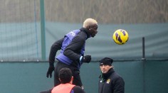 Nový rok, nový účes: Balotelli se objevil na tréninku jako blonďák!